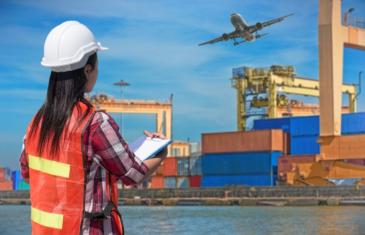 Export Management: We specialize in navigating customs regulations, commercial documentation, and international logistics, ensuring a smooth export process.